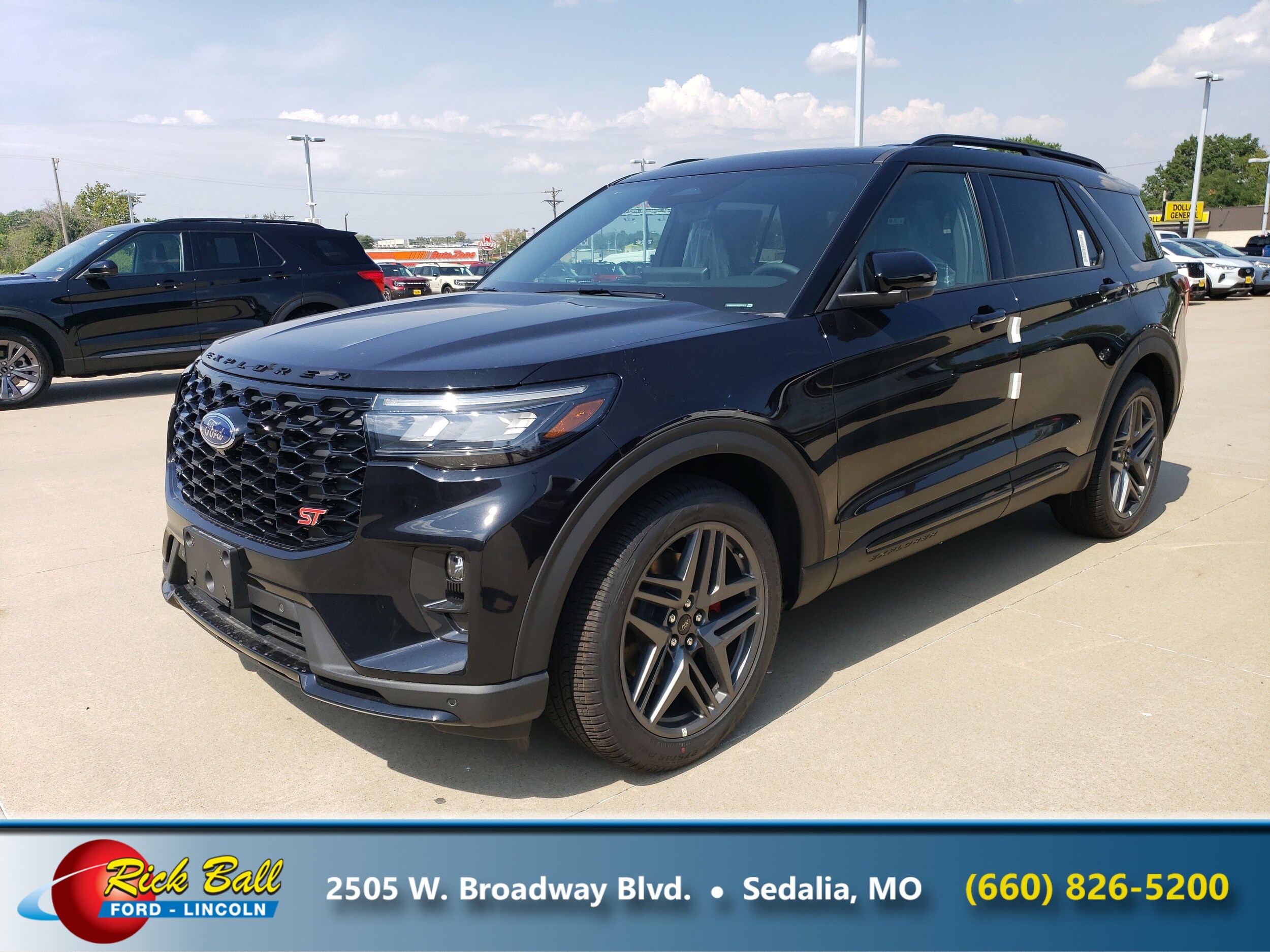 2025 Ford Explorer ST photo 3