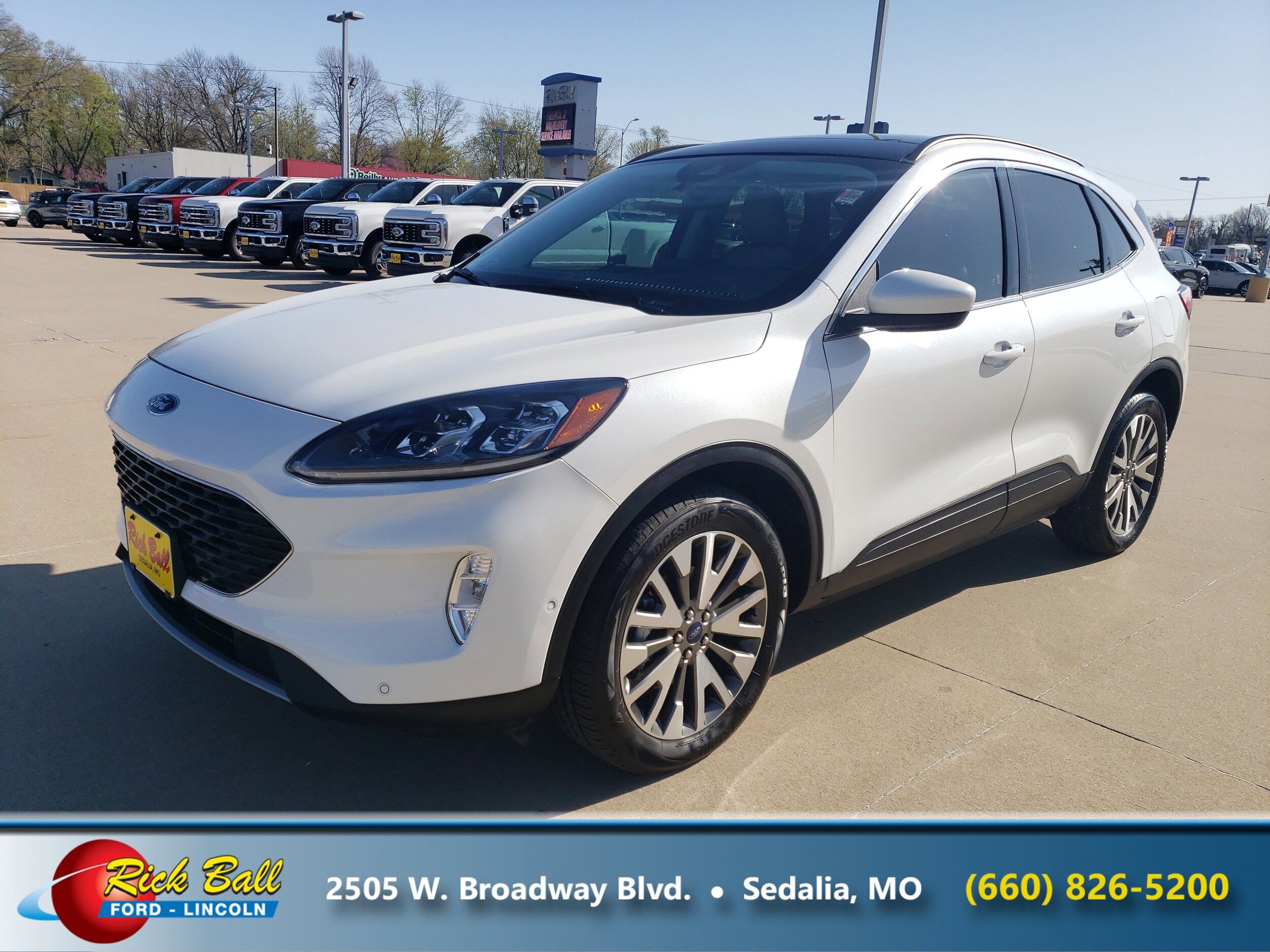 2021 Ford Escape Titanium photo 3