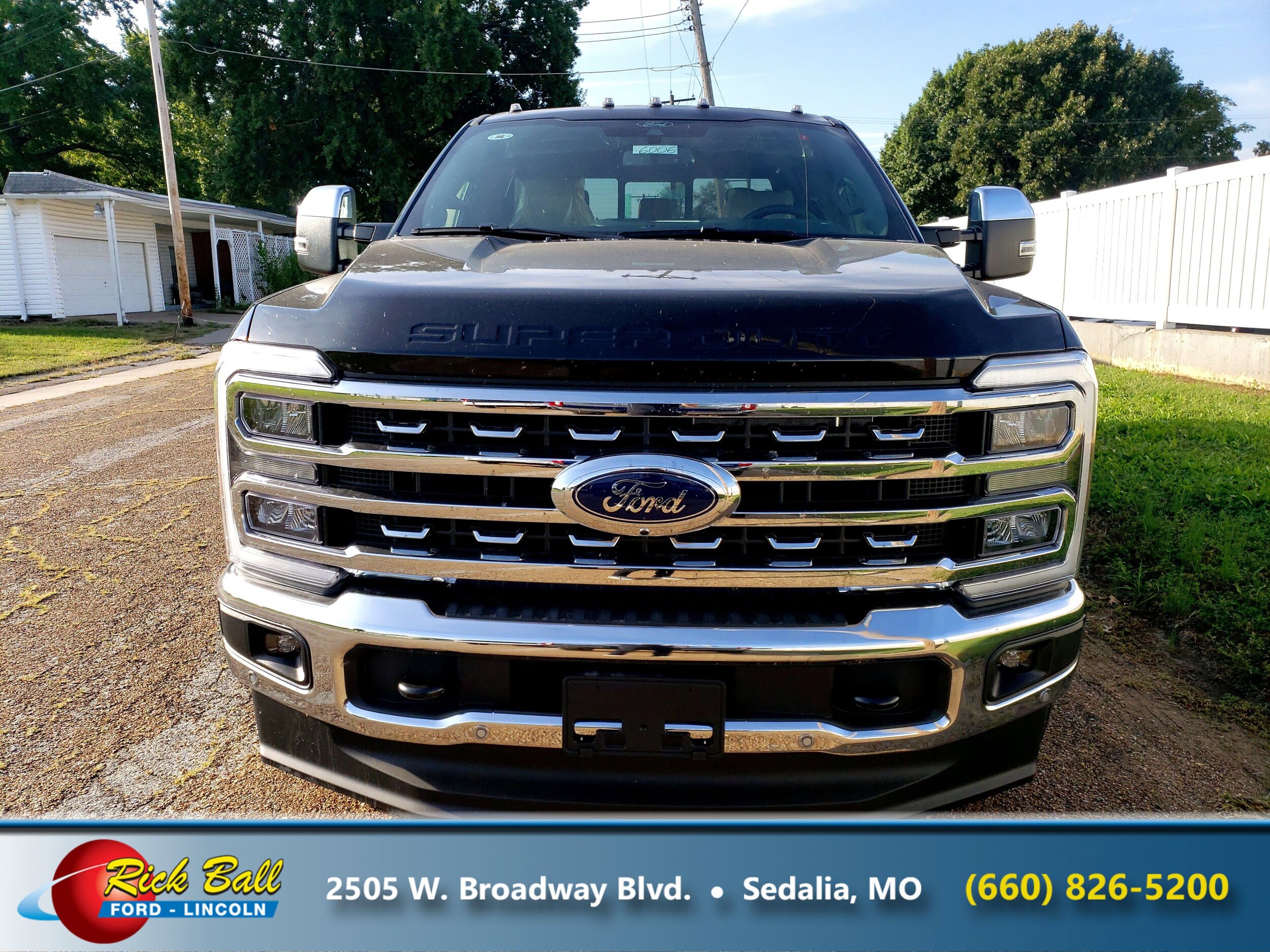 2026 Ford F-350 Lariat photo 2