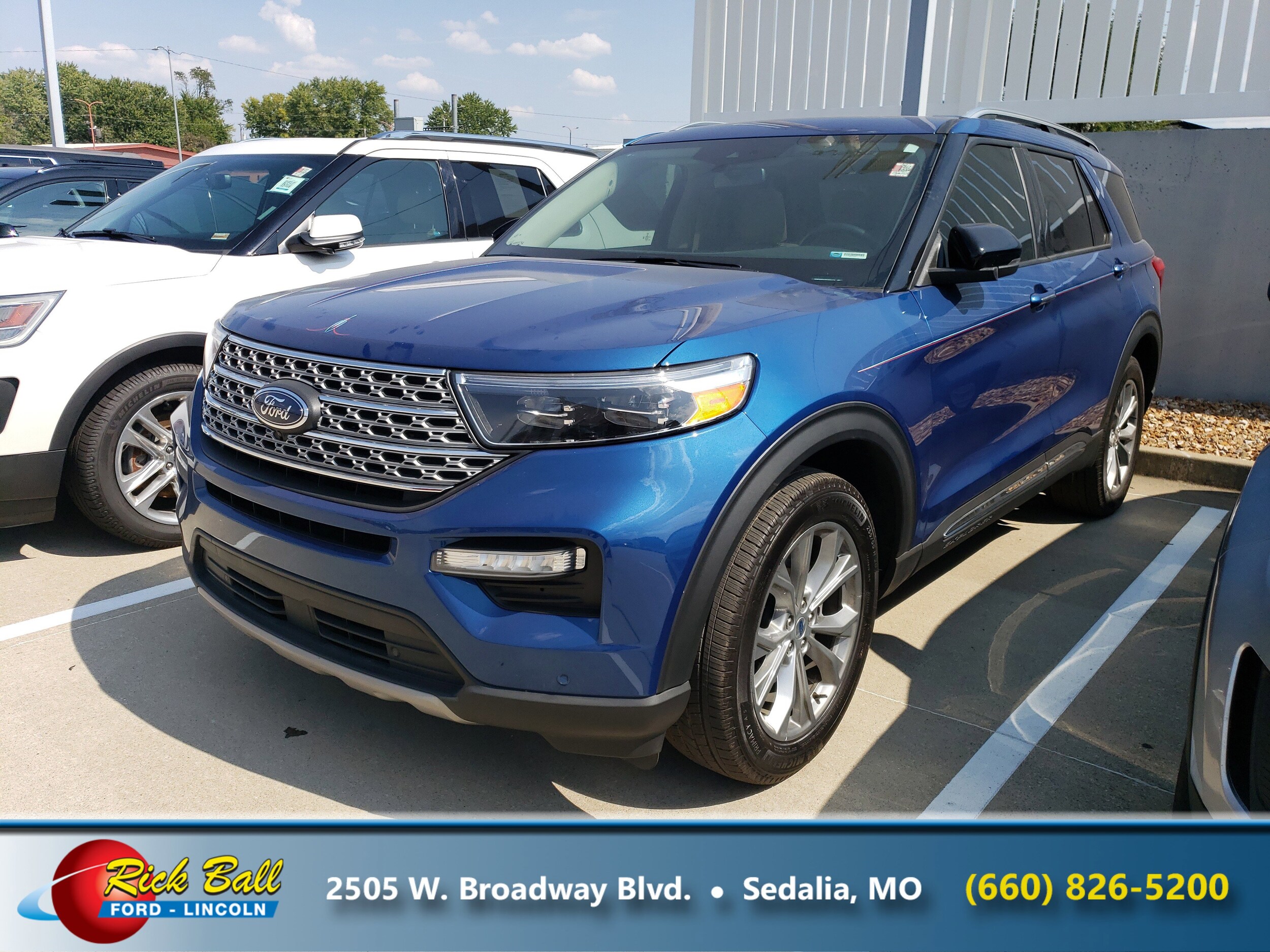 2023 Ford Explorer Limited photo 2