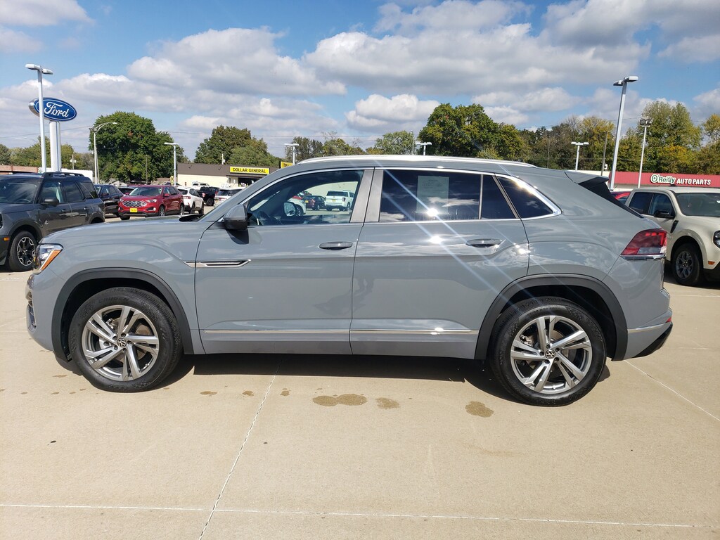 Used 2024 Volkswagen Atlas Cross Sport 2.0T SEL R-Line SUV