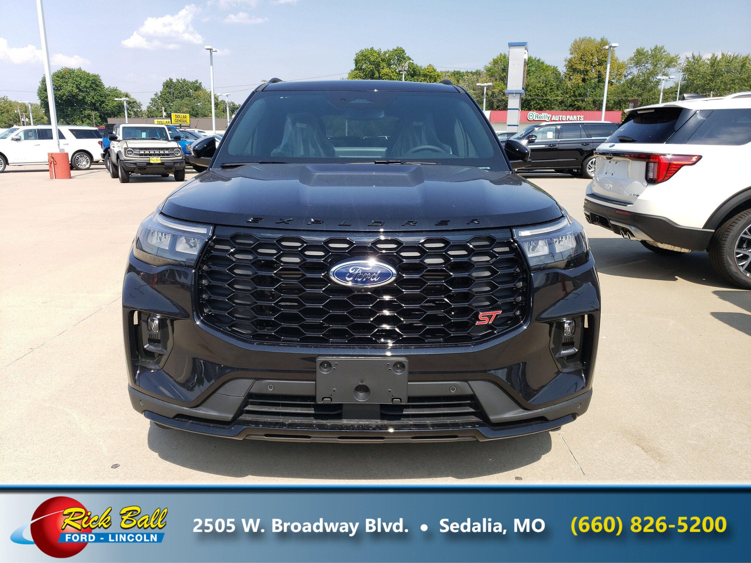 2025 Ford Explorer ST photo 2
