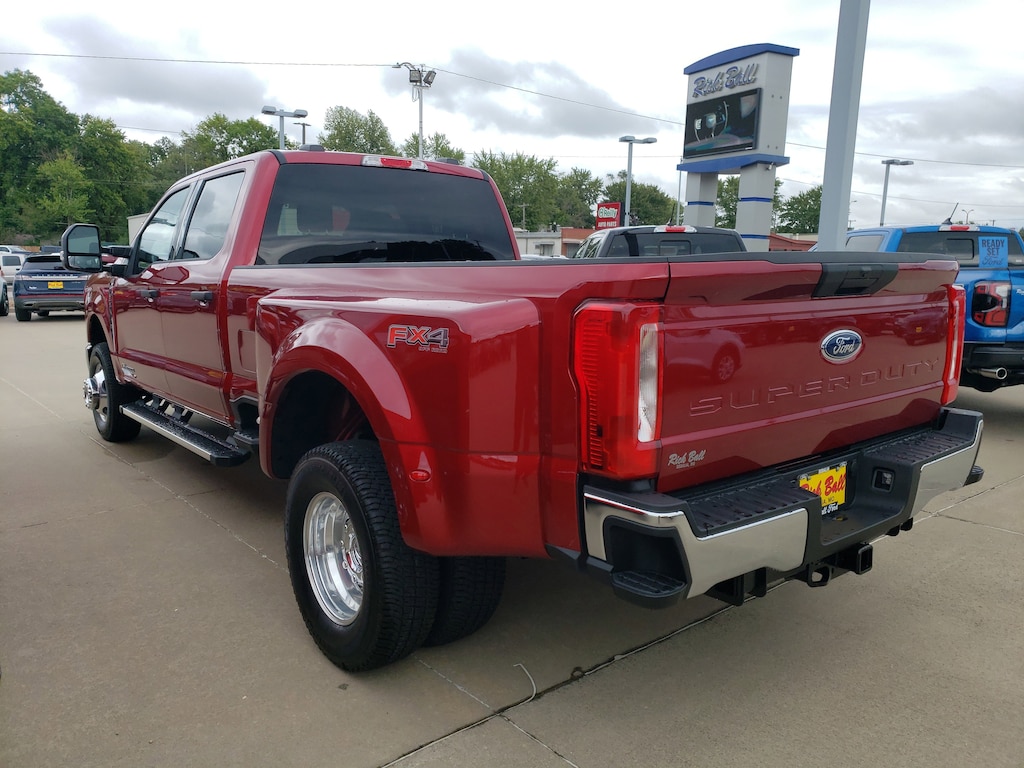 New 2026 Ford Super Duty F-350 XLT Truck Crew Cab