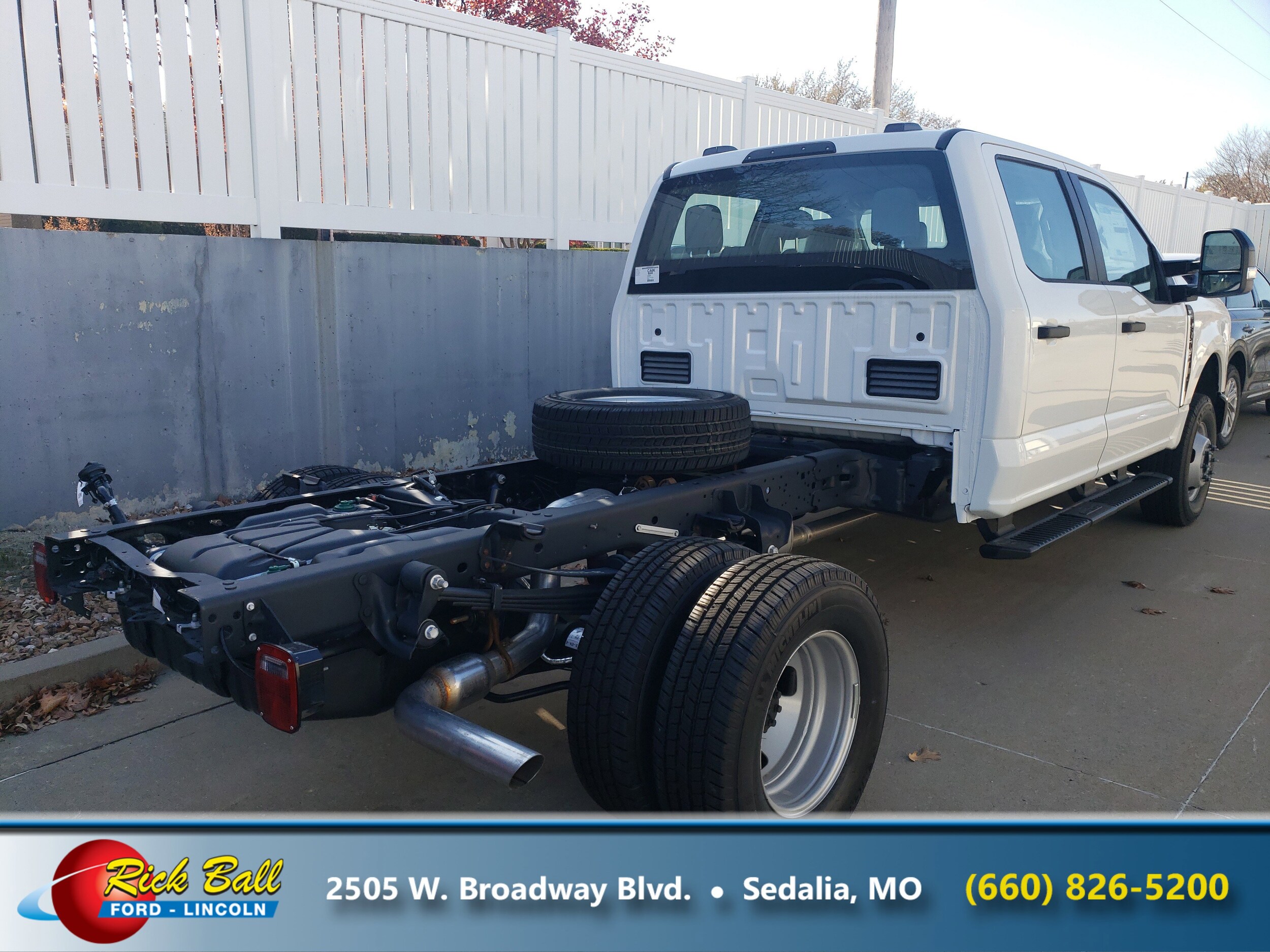 2026 Ford F-350 photo 3