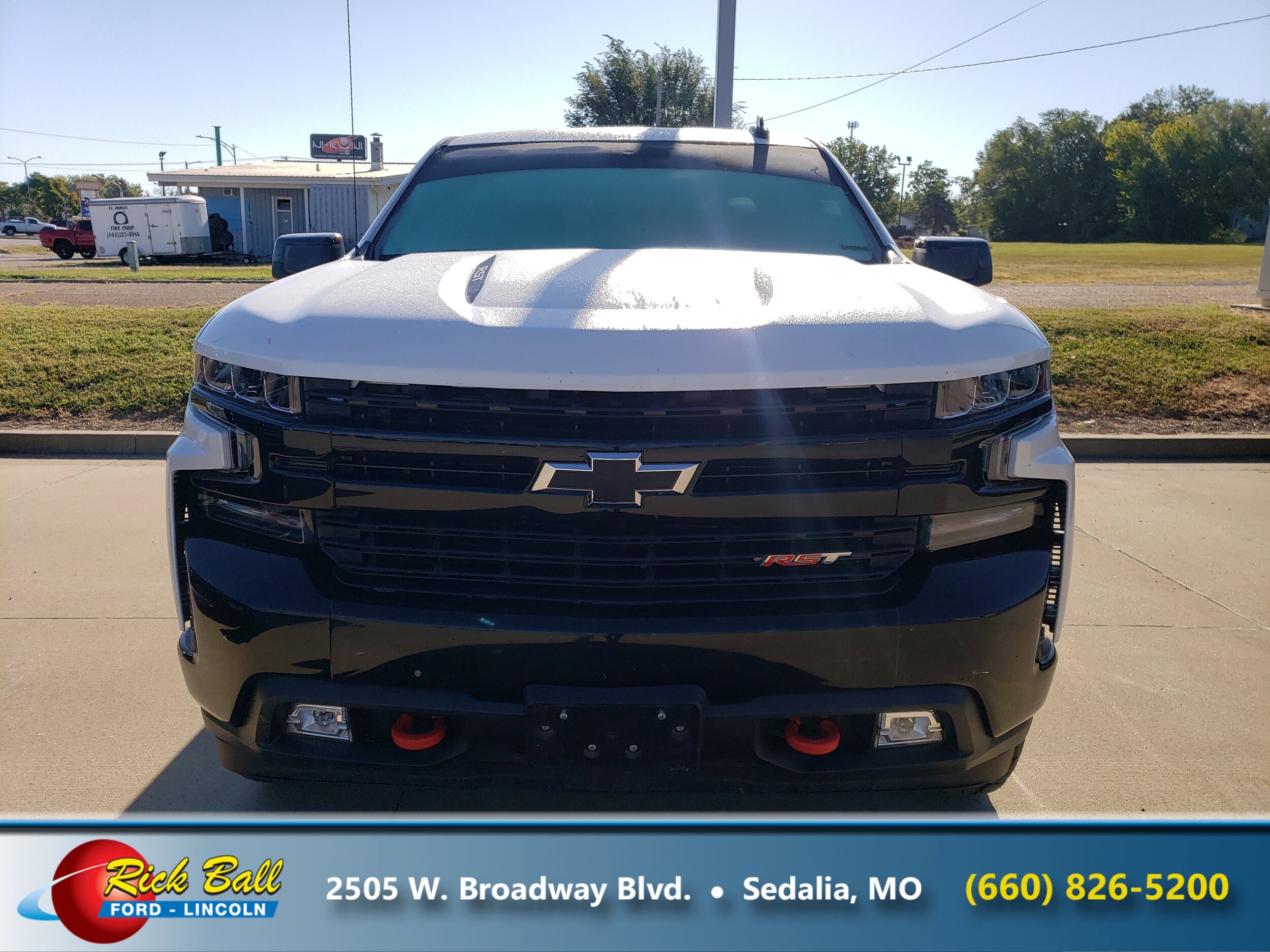 2020 Chevrolet Silverado 1500 RST photo 2