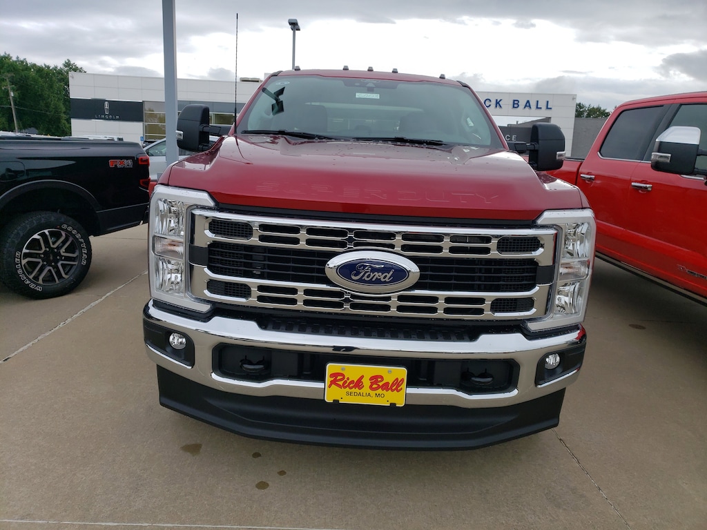 New 2026 Ford Super Duty F-350 XLT Truck Crew Cab
