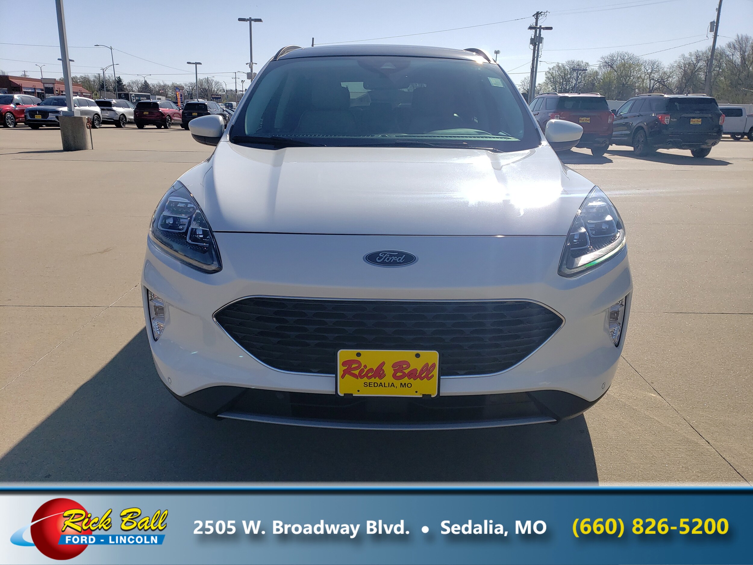2021 Ford Escape Titanium photo 2
