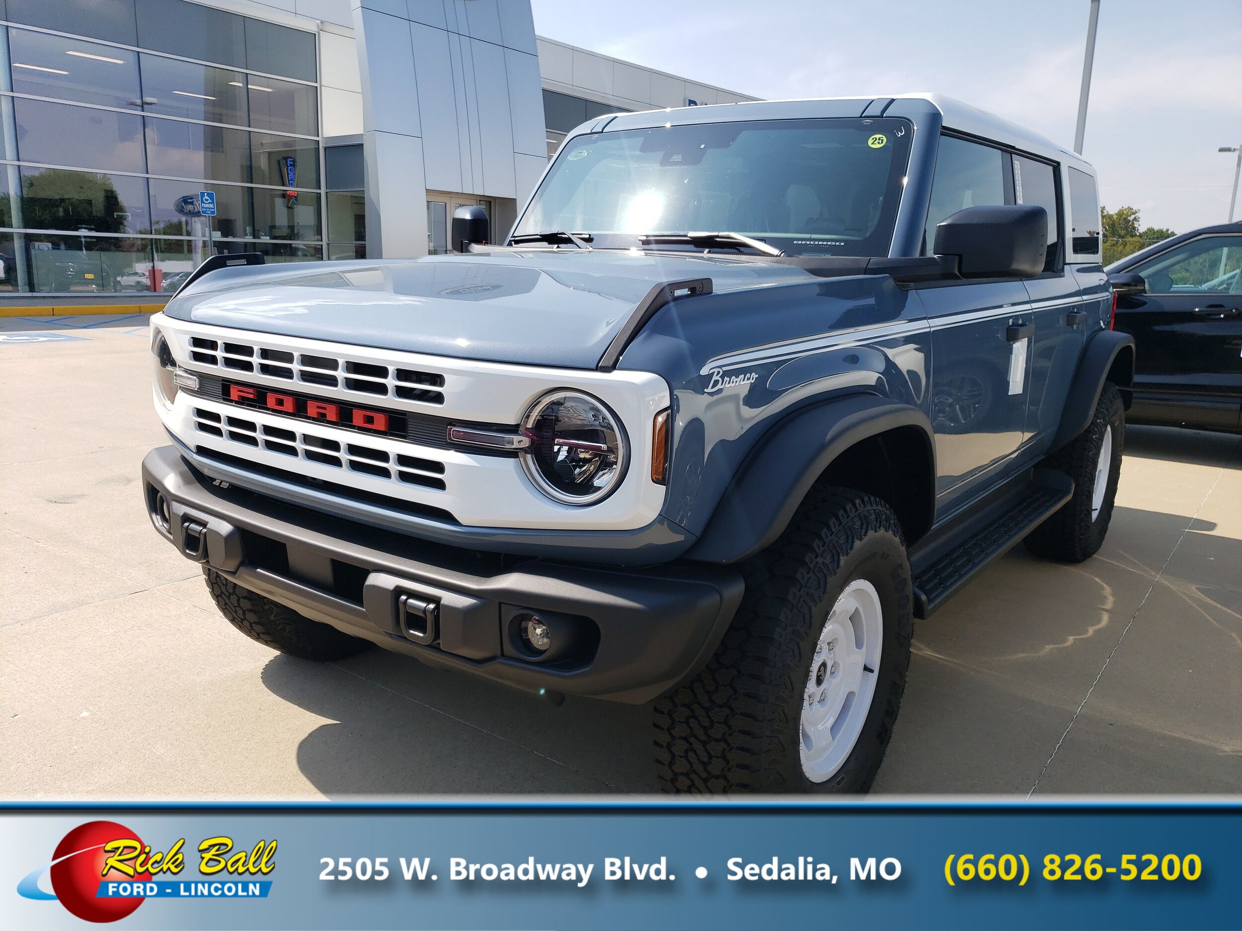 2025 Ford Bronco Sport Heritage photo 2