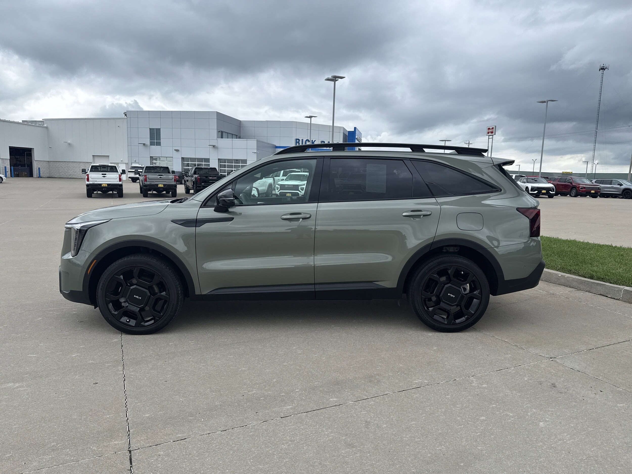Used 2024 Kia Sorento X-Line SX Prestige with VIN 5XYRKDJF5RG299553 for sale in Kansas City