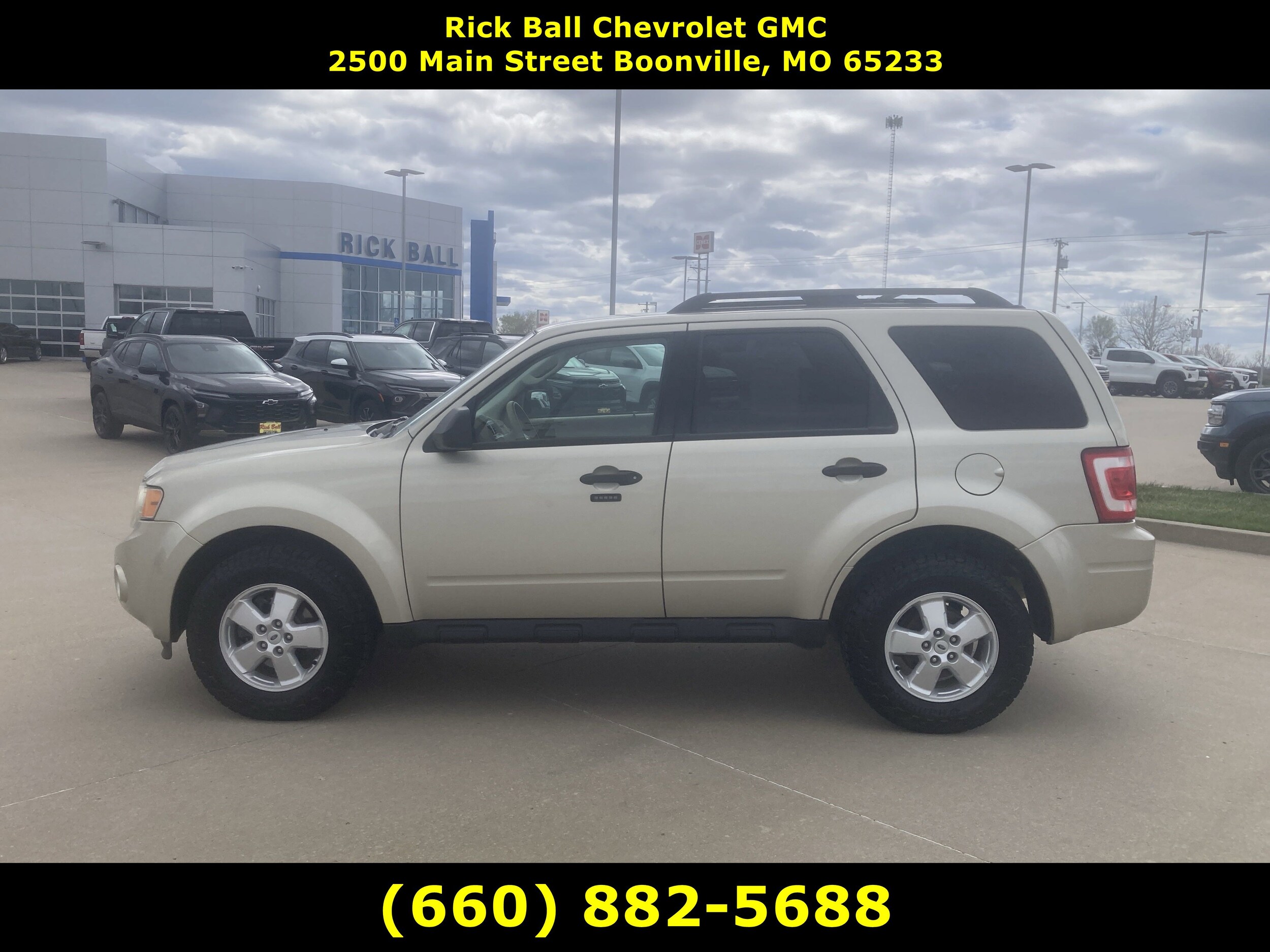 Used 2010 Ford Escape XLT with VIN 1FMCU0D72AKA32992 for sale in Kansas City