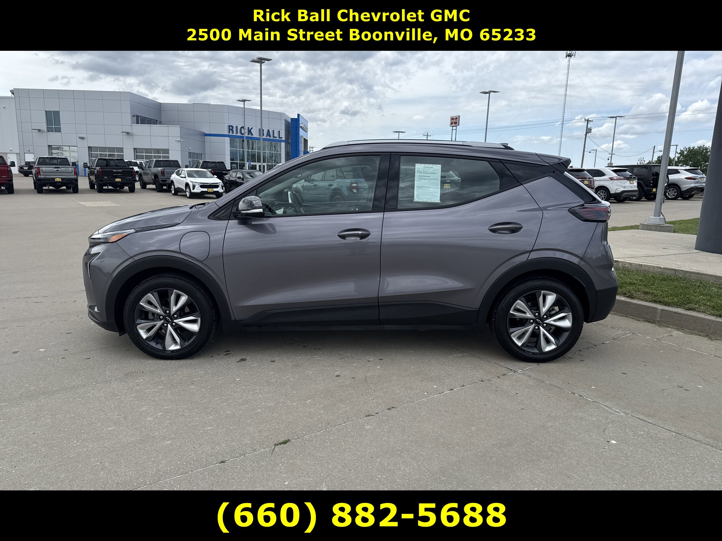 Used 2022 Chevrolet Bolt EUV LT with VIN 1G1FY6S02N4111628 for sale in Kansas City
