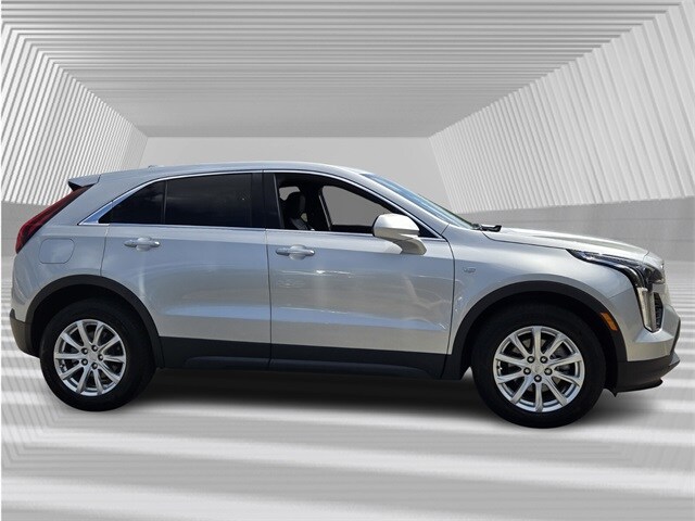 2021 Cadillac XT4 Luxury photo 3