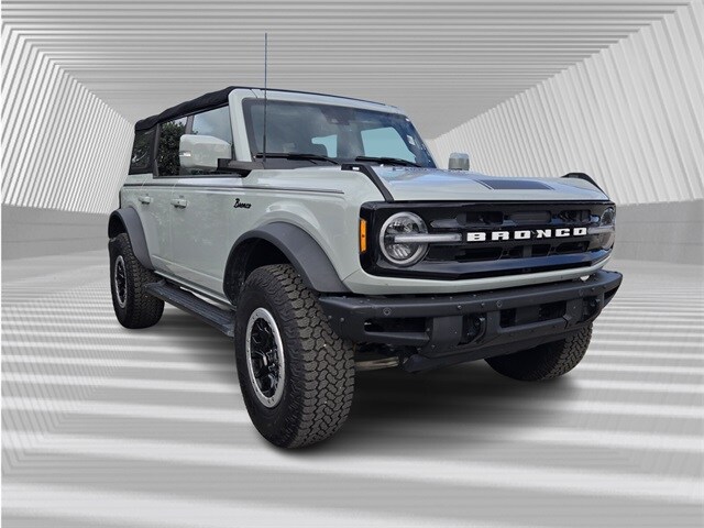 2023 Ford Bronco Outer Banks photo 3