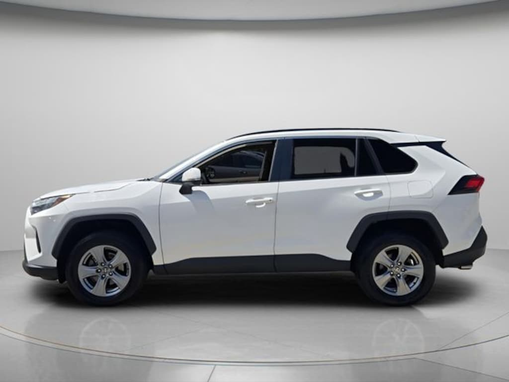 Used 2022 Toyota RAV4 XLE SUV