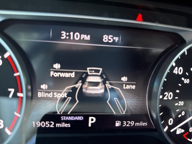 2023 Nissan Rogue SV photo 3