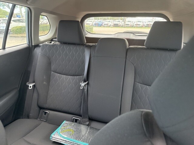 2022 Toyota Corolla Cross LE photo 3