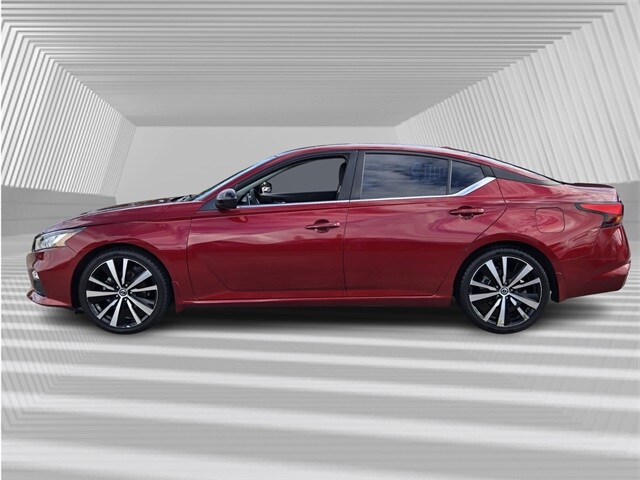 2021 Nissan Altima 2.5 SR photo 2