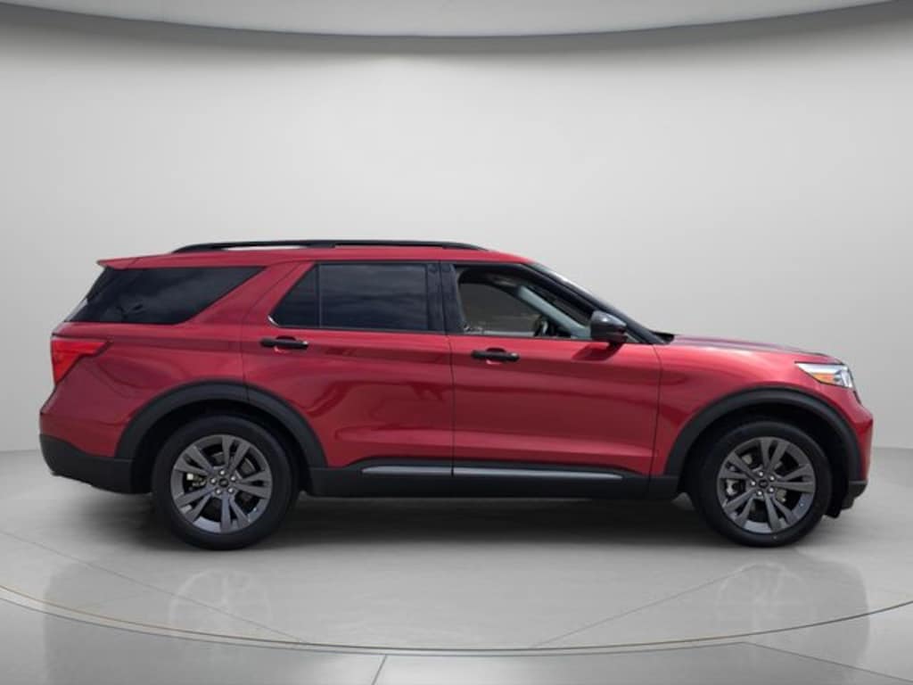 Used 2024 Ford Explorer XLT SUV