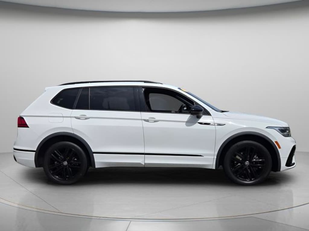 Used 2022 Volkswagen Tiguan 2.0T SE R-Line Black SUV