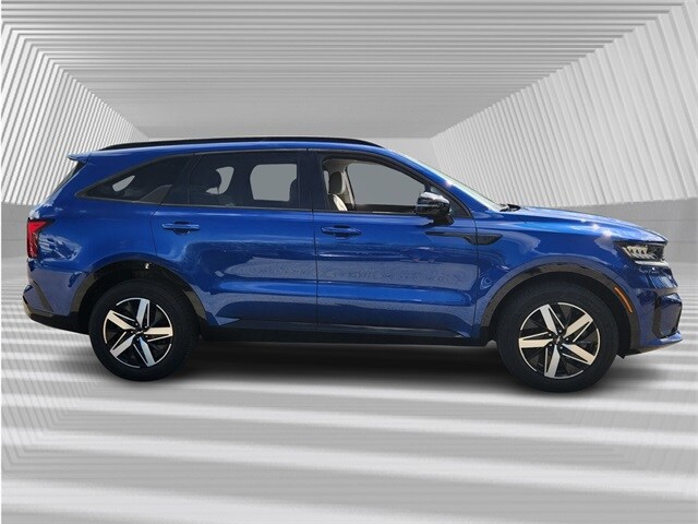 2022 Kia Sorento EX photo 3