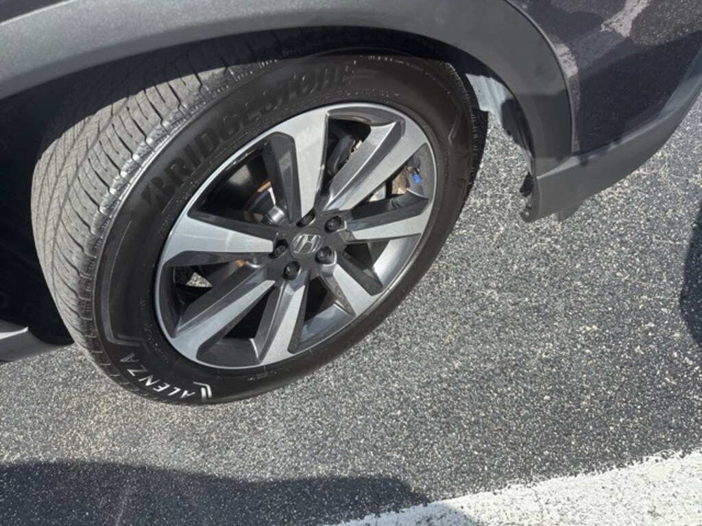 Used 2025 Honda Pilot Touring SUV