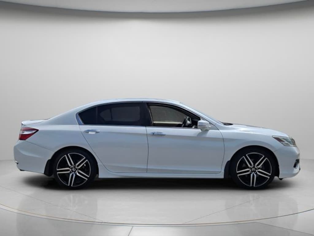 Used 2017 Honda Accord Touring V6 Sedan
