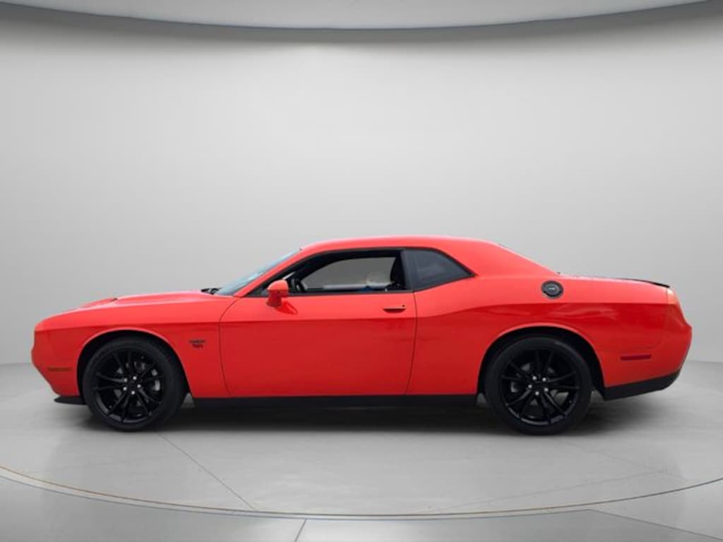 Used 2016 Dodge Challenger R/T Coupe