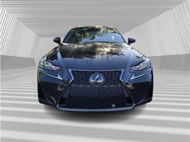 2018 Lexus IS 300 F SPORT photo 2