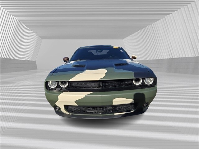 2019 Dodge Challenger SXT photo 2