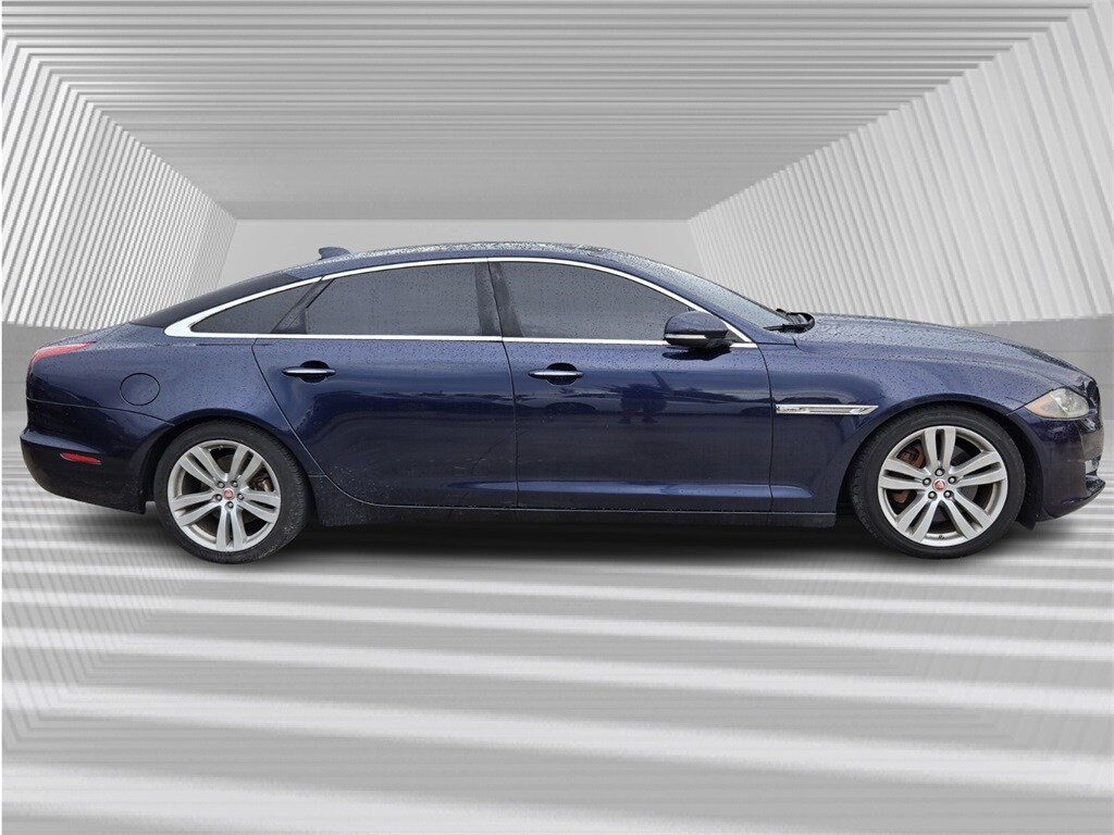 2017 Jaguar XJ XJL Portfolio photo 4