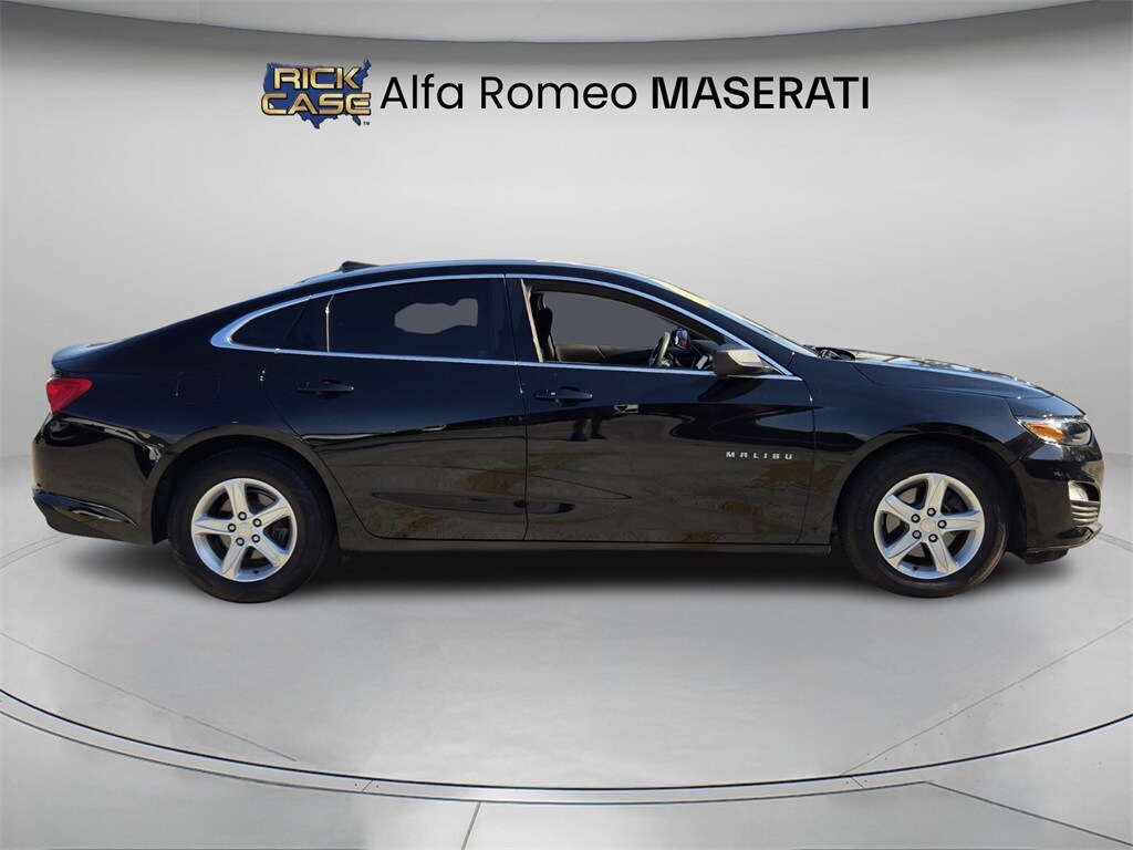 2019 Chevrolet Malibu LS photo 3