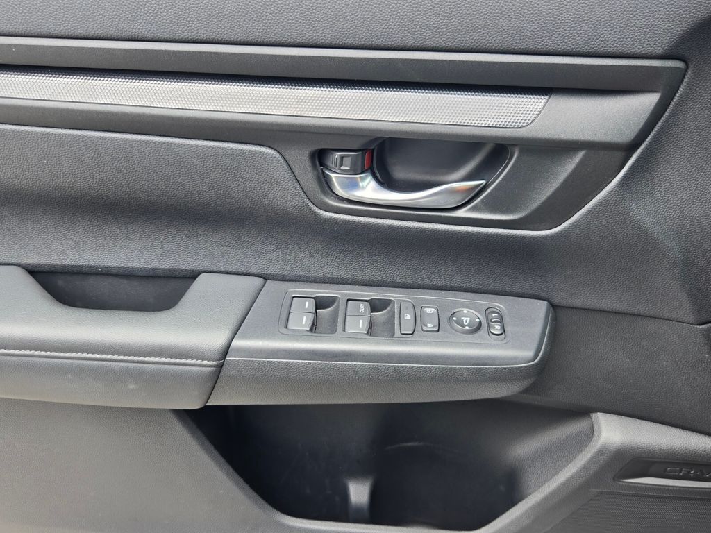 2025 Honda CR-V LX - Photo 24