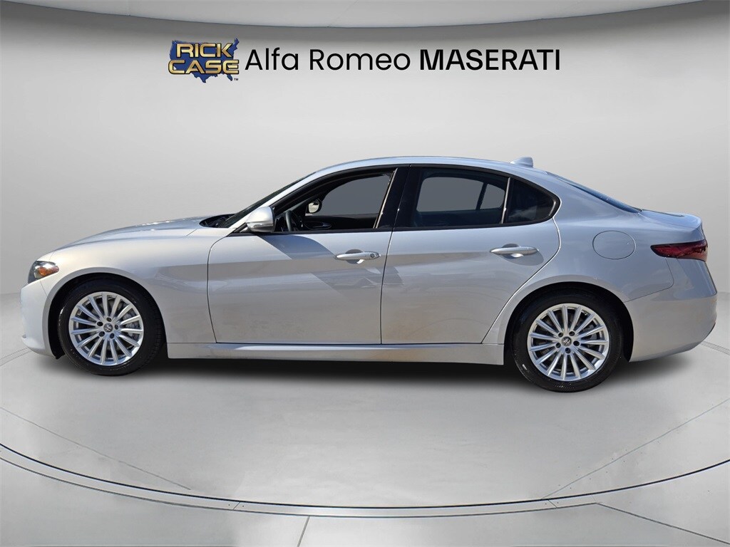 2022 Alfa Romeo Giulia SPRINT photo 2