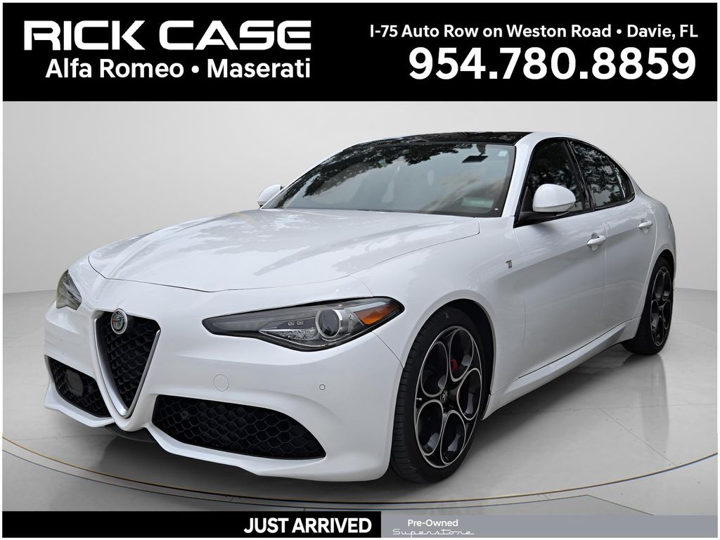 2022 Alfa Romeo Giulia 2.0 Ti Auto's photo
