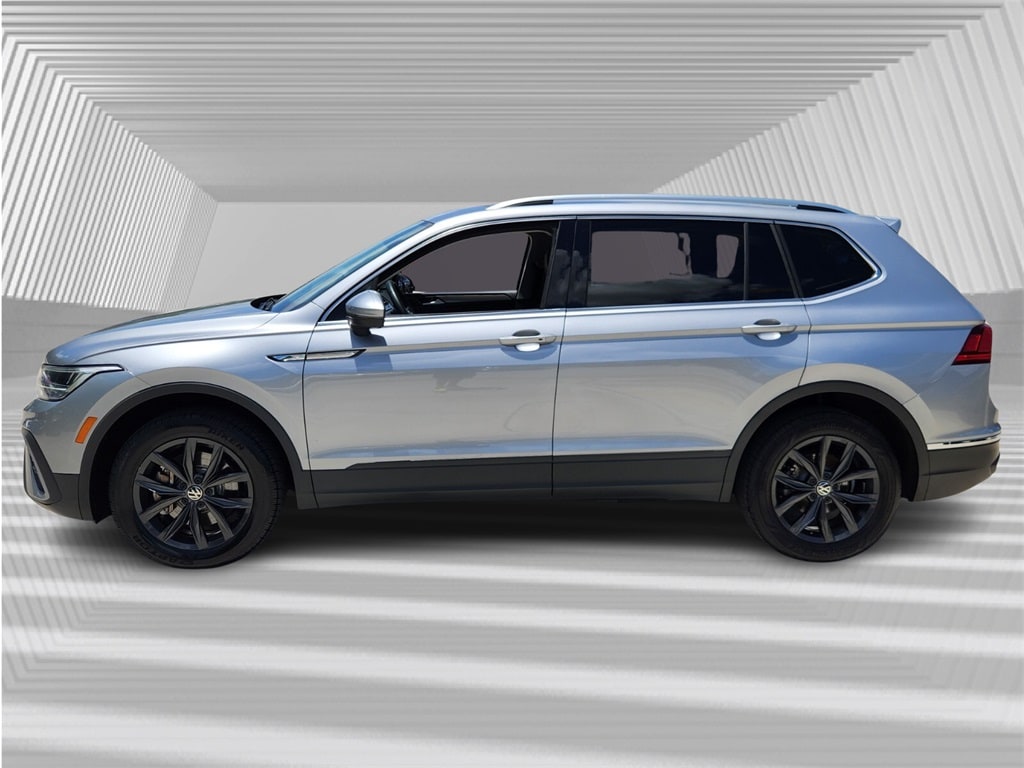 Used 2024 Volkswagen Tiguan SE with VIN 3VV3B7AX8RM059434 for sale in Davie, FL