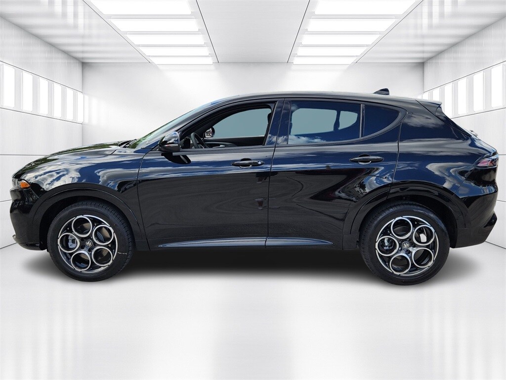 2025 Alfa Romeo Tonale photo 2