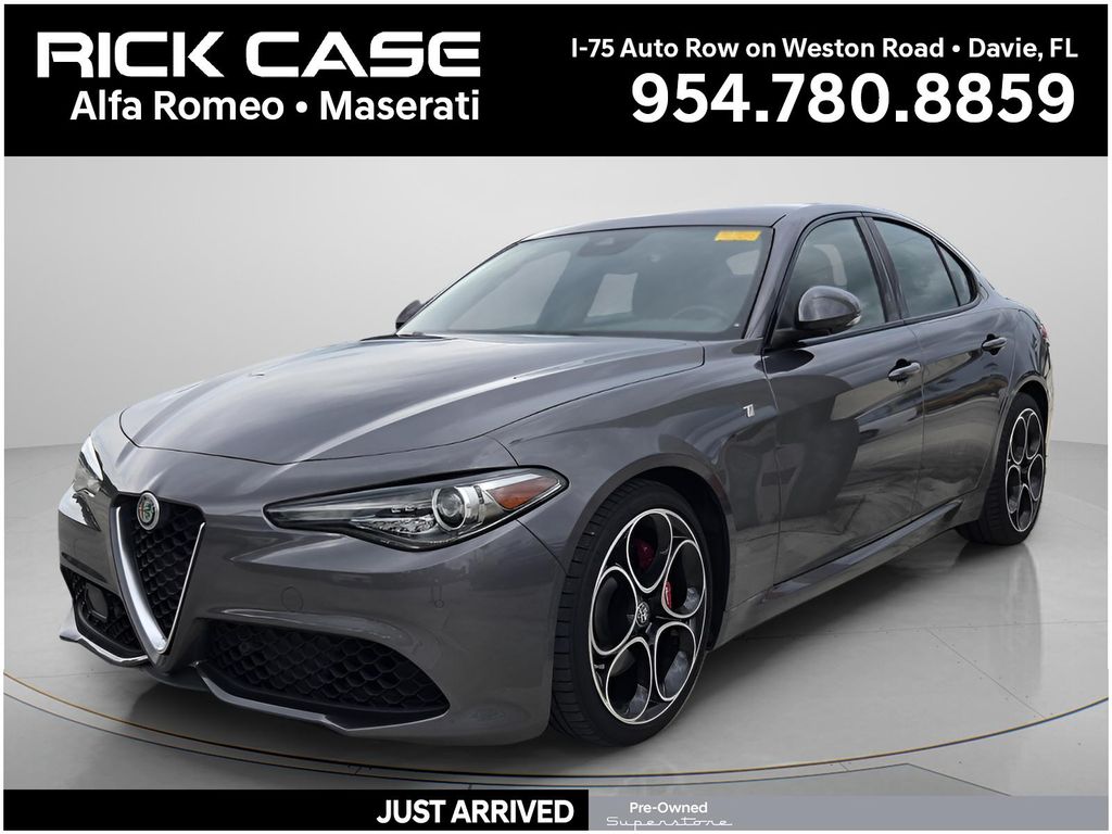 2022 Alfa Romeo Giulia Sedan 