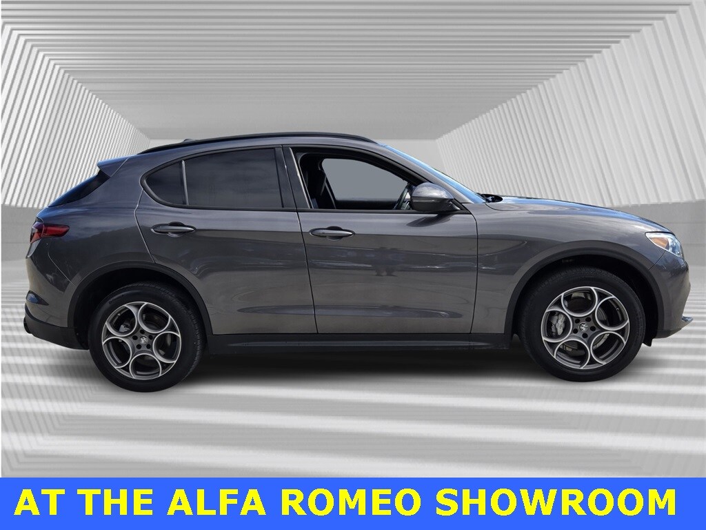 2022 Alfa Romeo Stelvio Sprint photo 3