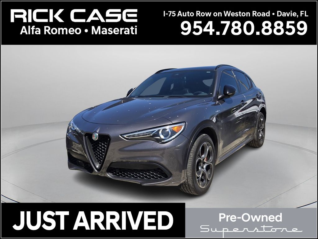 2023 Alfa Romeo Stelvio SUV 