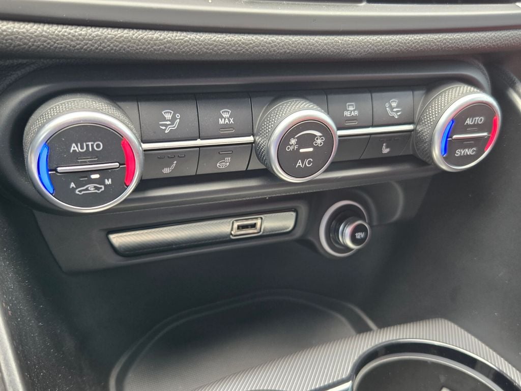 2023 Alfa Romeo Giulia Veloce - Photo 18
