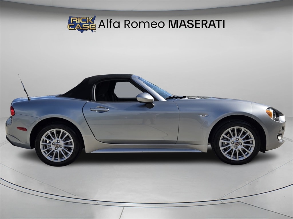 Used 2017 FIAT 124 Spider Classica Convertible