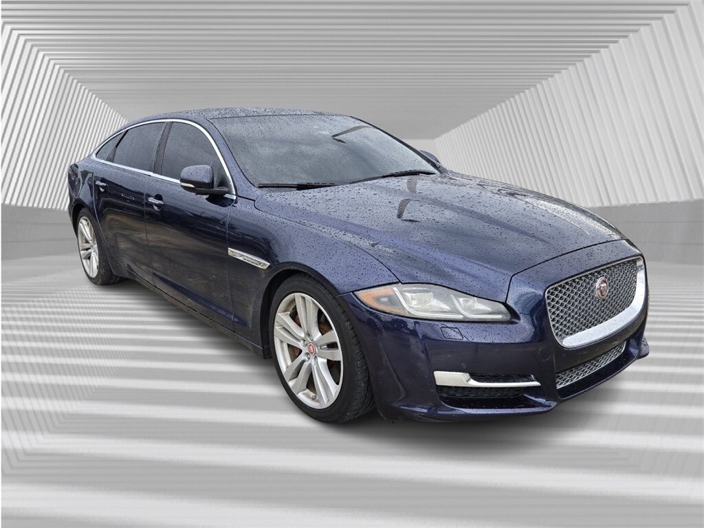 2017 Jaguar XJ XJL Portfolio photo 3