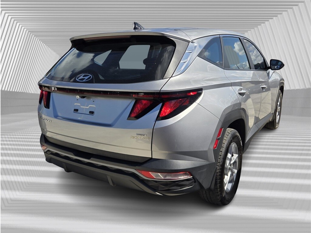2024 Hyundai Tucson SE photo 2