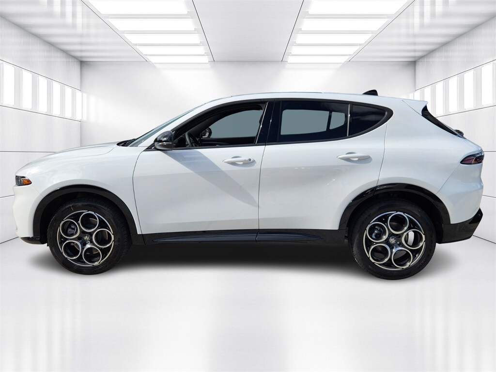 2025 Alfa Romeo Tonale photo 2