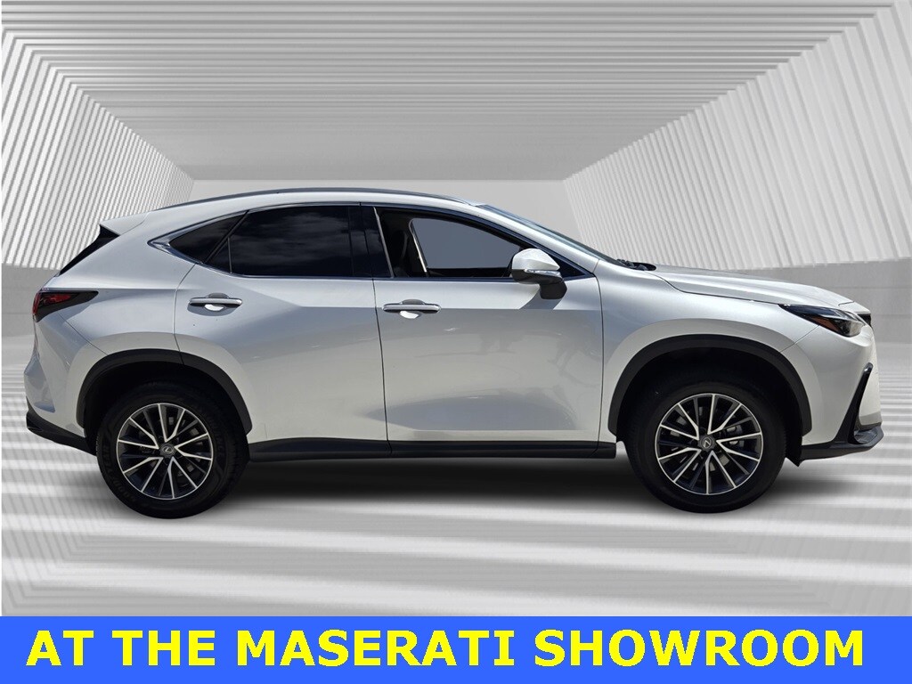 2022 Lexus NX 250 photo 3
