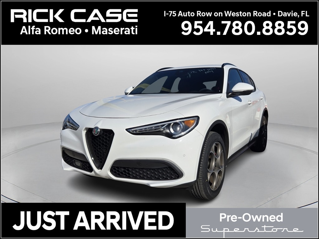 2022 Alfa Romeo Stelvio Base's photo