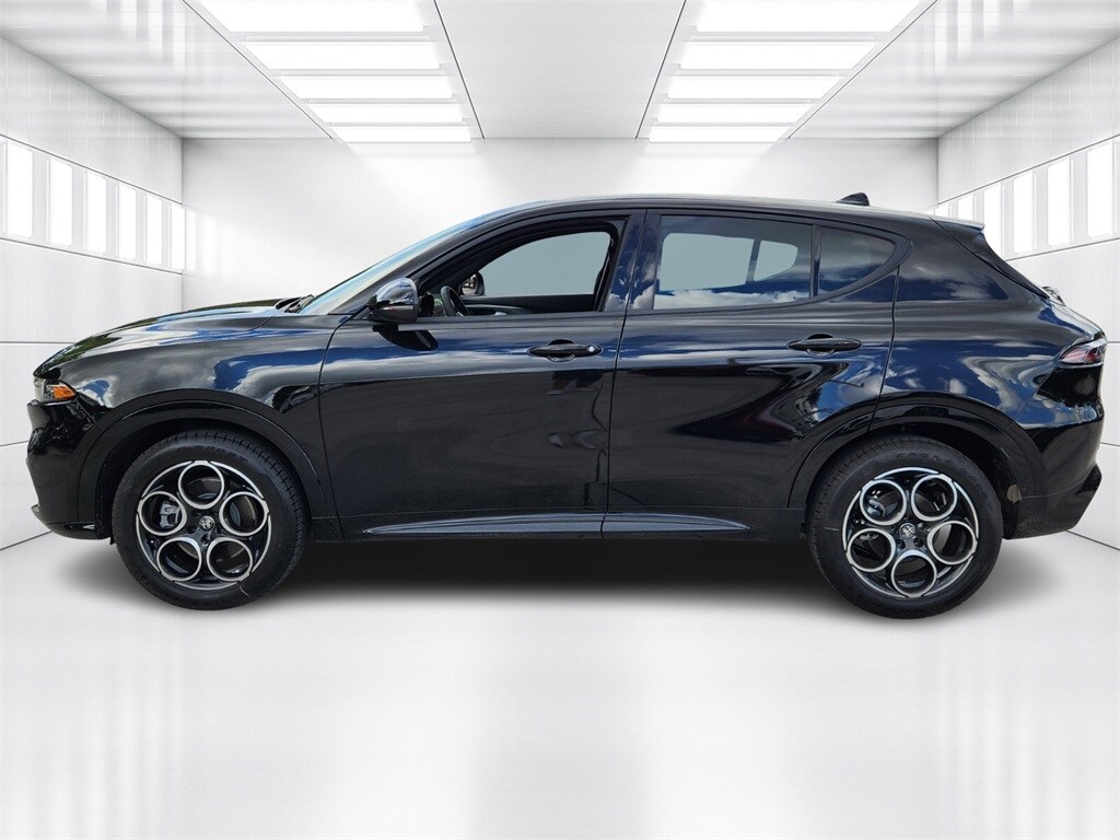2025 Alfa Romeo Tonale photo 2