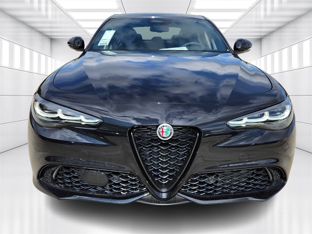 2025 Alfa Romeo Giulia SPRINT photo 3