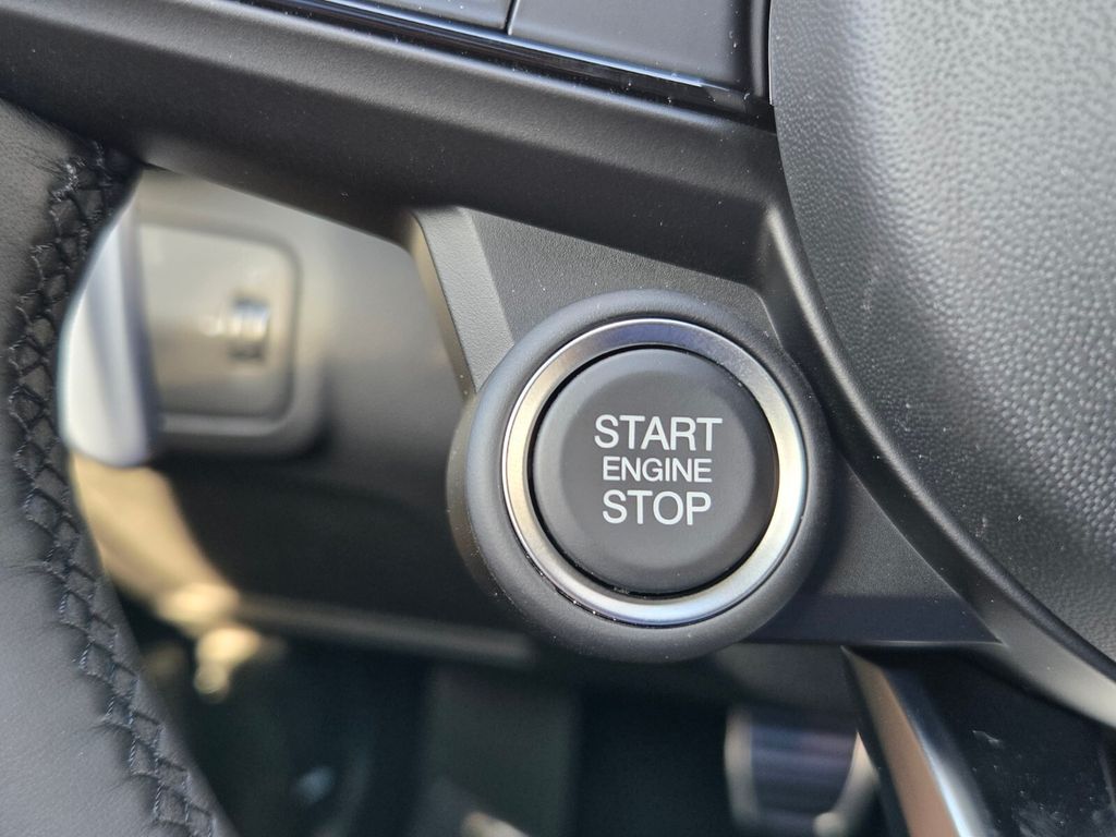 2025 Alfa Romeo Giulia Base - Photo 15