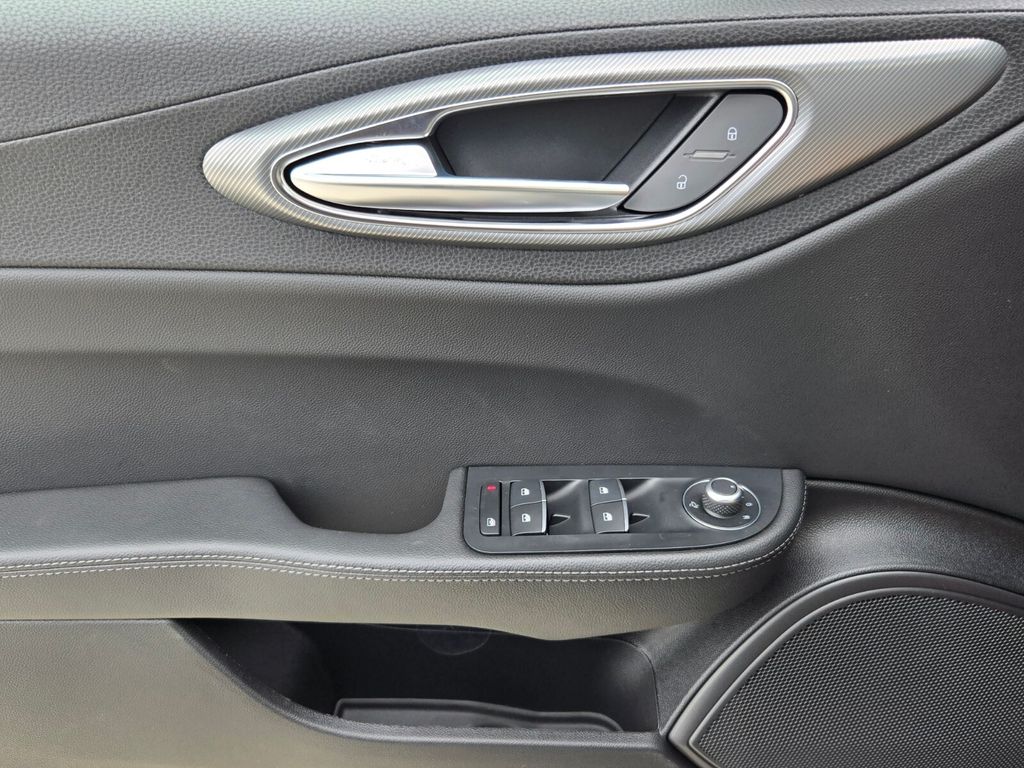 2026 Alfa Romeo Giulia Base - Photo 16